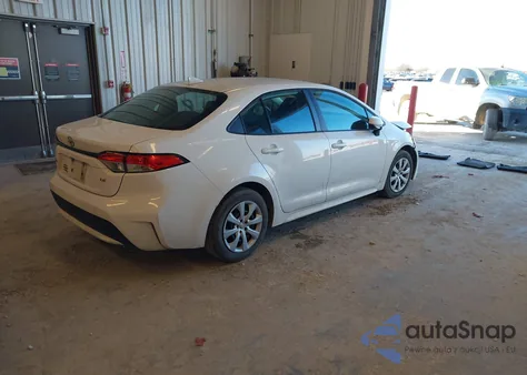 2021 Toyota Corolla Le z USA, uszkodzony, nr VIN 5YFEPMAE9MP245751